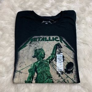 Hop Topic Metallica Shirt 💛